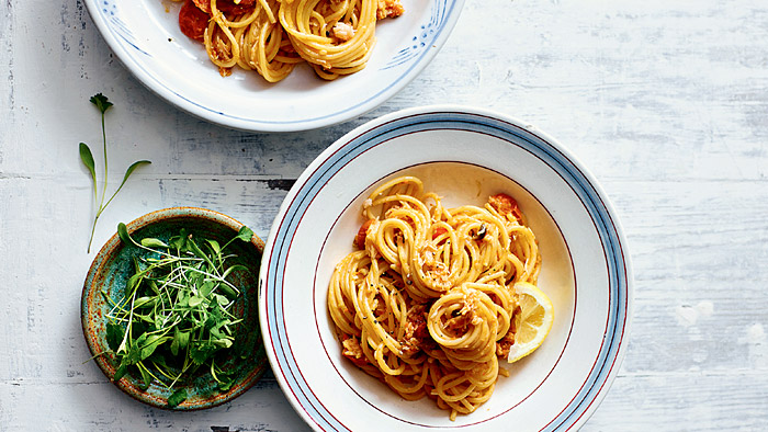 Rezept für Spaghetti mit Krabben, Zitrone, Chili und Koriander
