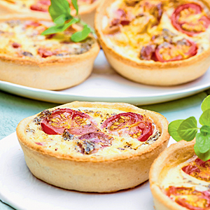 Tomaten-Tartelettes. | © StockFood/Short, Jonathan Tomaten-Tartelettes. | © StockFood/Short, Jonathan
