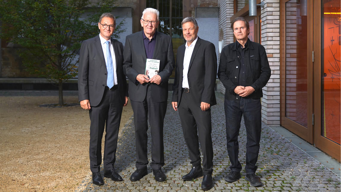 Ulrich Peters, Winfried Kretschmann, Robert Habeck und Peter Unfried. | © Ronny Schönebaum