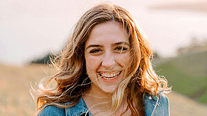 Lachende Frau. | © unsplash.com