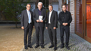 Ulrich Peters, Winfried Kretschmann, Robert Habeck und Peter Unfried. | © Ronny Schönebaum 