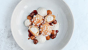 Angerichtete Windbeutel | © Èmilie Guelpa