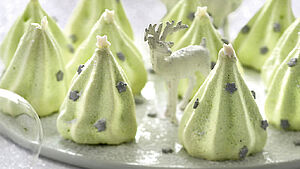 Tannenbäumchen aus Baiser. | © Photocuisine