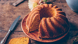 Angeschnittener Kürbiskuchen. | © Kathrin Salzwedel