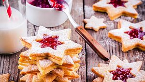 Linzer Weihnachtsplätzchen mit Marmelade | © Ekaterina Kondratova, Shutterstock.com